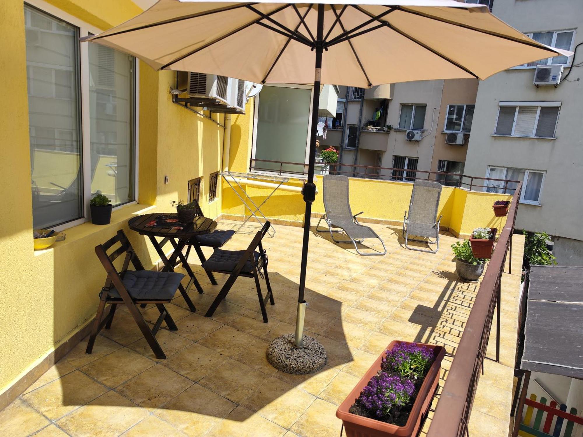 Art Apartment Kiril And Metodi Square Burgas Exterior photo
