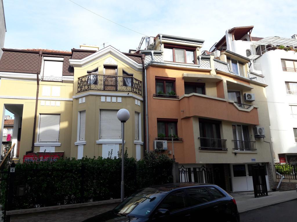 Art Apartment Kiril And Metodi Square Burgas Exterior photo